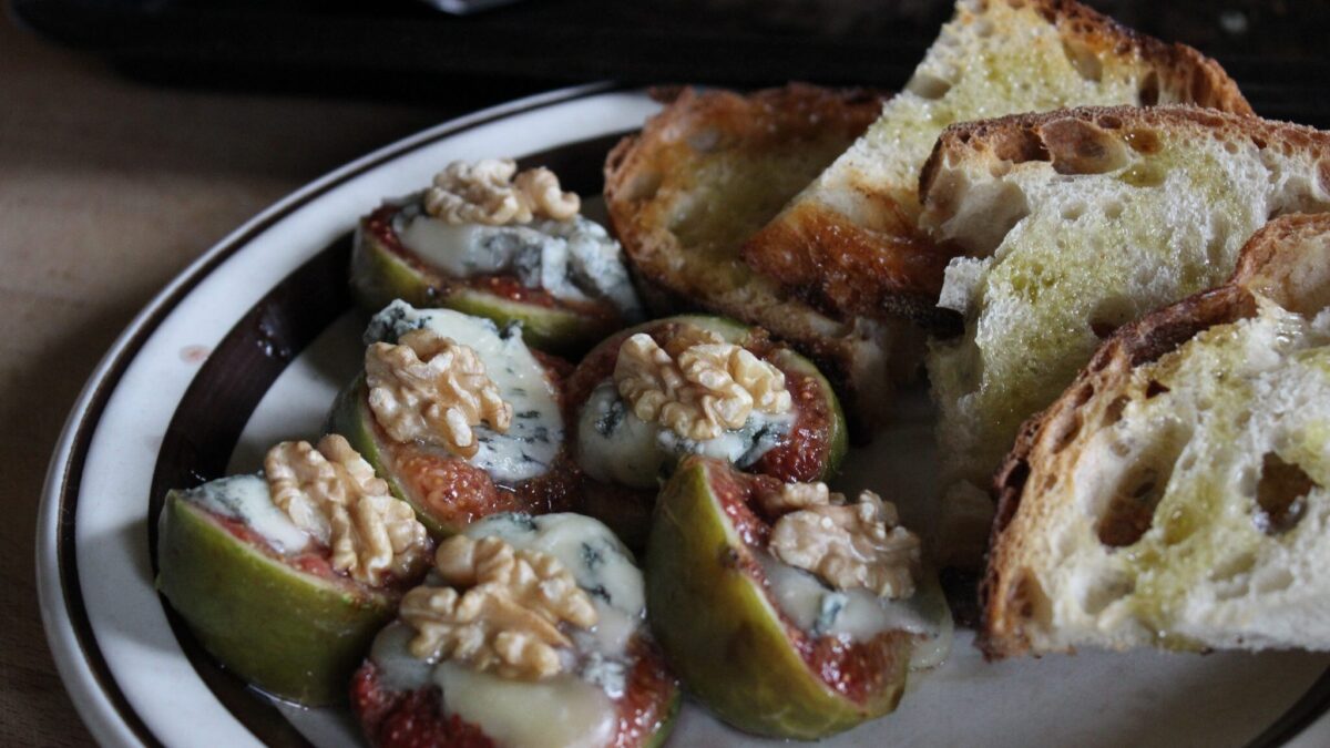 Bruschetta with plump oven roasted fresh figs, Gorgonzola and walnuts