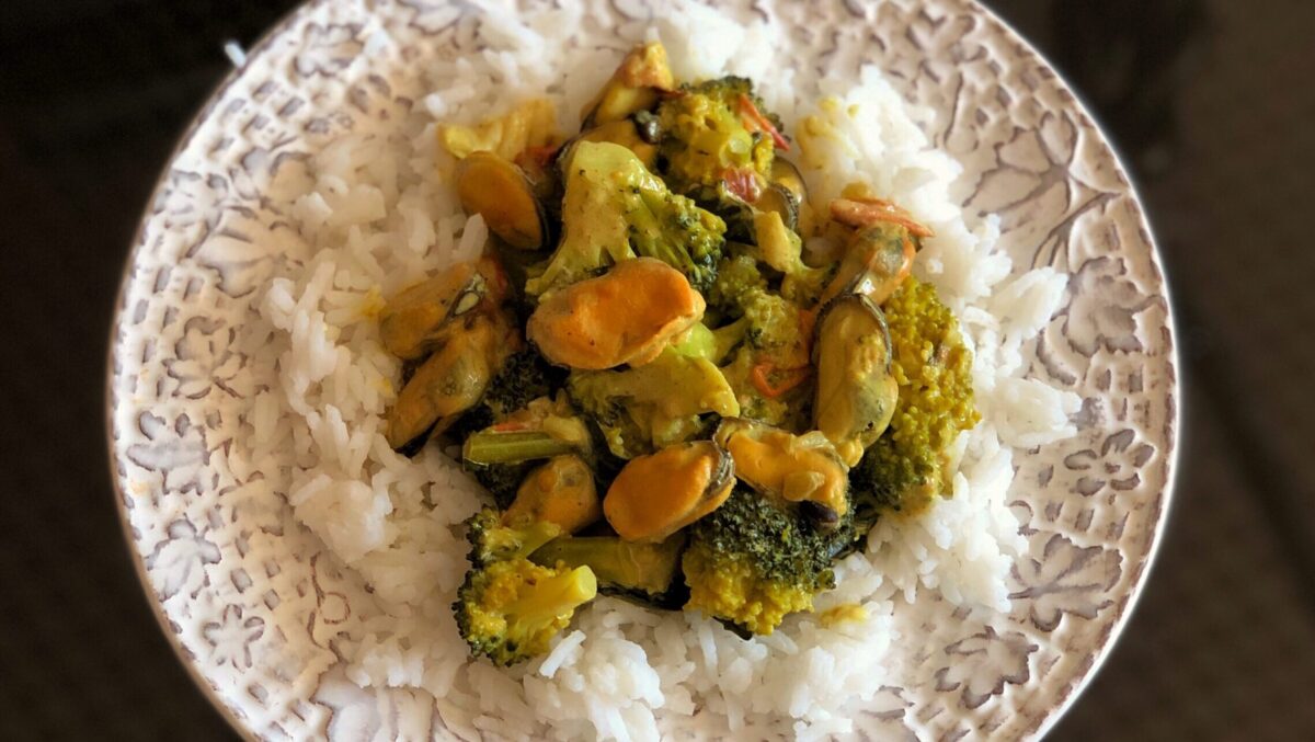 Broccoli and Mussel Curry, fragrant and delicious!