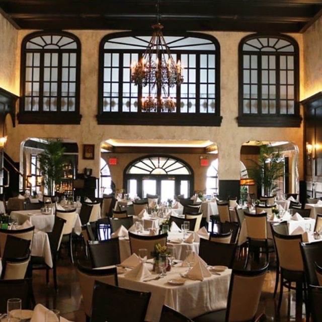 Gargiulo's Restaurant dining area