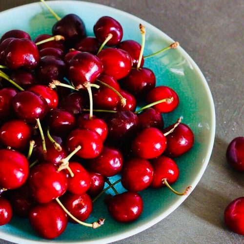 Cherries in bowl