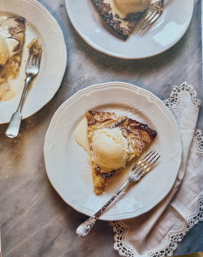 Tuscan apple cake